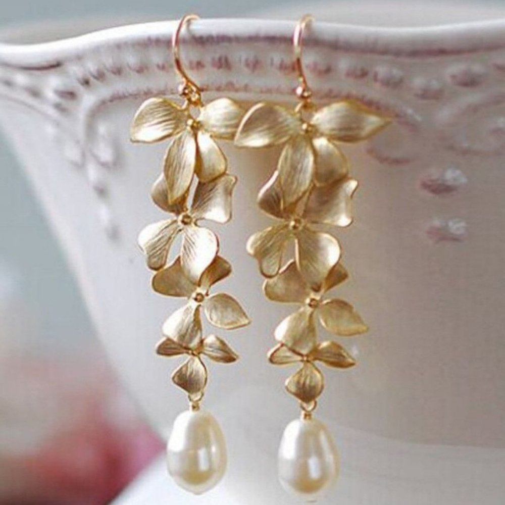Flower Plastic Pearl Fringed Dangle Earrings